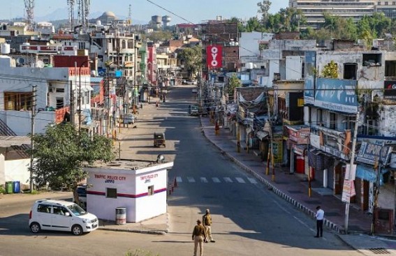 Complete lockdown in 11 J&K districts as Covid situation worsens Complete lockdown in 11 J&K districts as Covid situation worsens