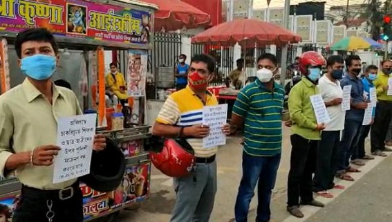 Joint Movement Committee (JMC) staged Protest against Police Brutality on Students: Termed it 'Unconstitutional', 'Inhuman' Joint Movement Committee (JMC) staged Protest against Police Brutality on Students: Termed it 'Unconstitutional', 'Inhuman'
