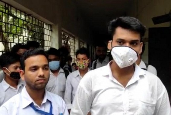 3rd year students of Ishwar Chandra Vidyasagar College placed deputation to Principal against Exam Postponement 3rd year students of Ishwar Chandra Vidyasagar College placed deputation to Principal against Exam Postponement
