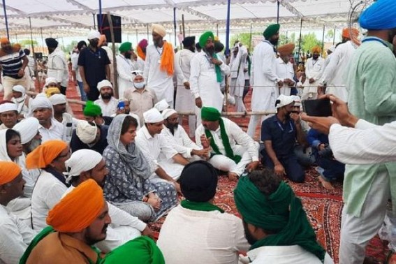 Priyanka takes part in 'antim ardas' of deceased farmers Priyanka takes part in 'antim ardas' of deceased farmers