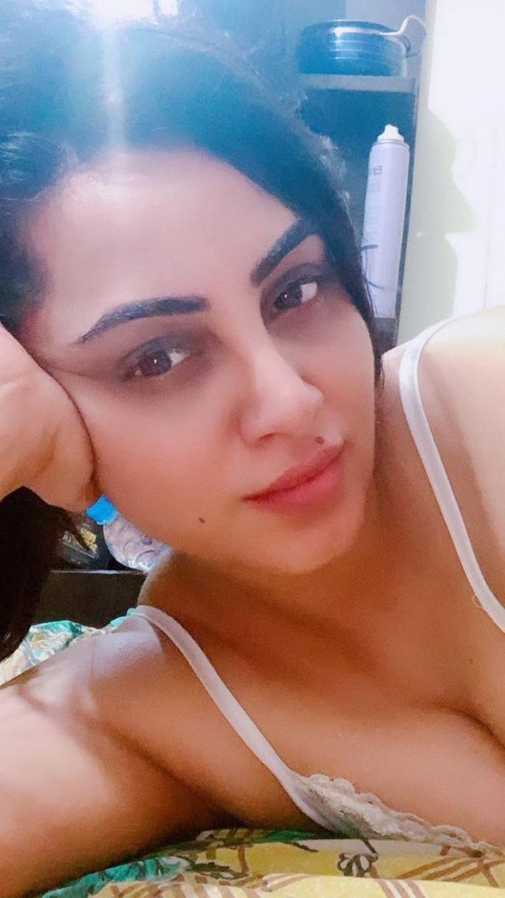 Arshi Khan: I enjoy being entertaining in real life, too Arshi Khan: I enjoy being entertaining in real life, too