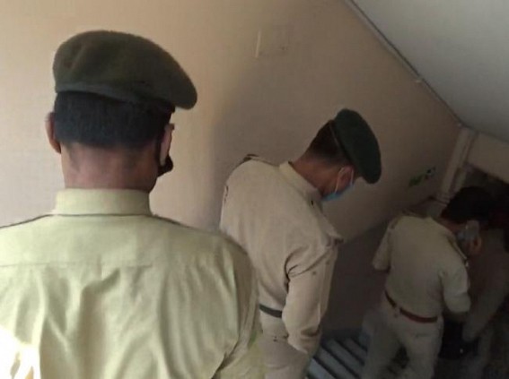Man's hanging body found in Hotel Rangamati, Agartala Melarmath Man's hanging body found in Hotel Rangamati, Agartala Melarmath