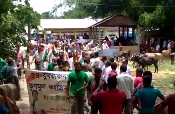 Protests in Tripura by Trinamool Congress over House Arrest of I-PAC team Protests in Tripura by Trinamool Congress over House Arrest of I-PAC team