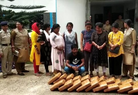 Nesha Mukt Tripura : 1 Man, 7 Women Smugglers Arrested with Ganja in Tripura Nesha Mukt Tripura : 1 Man, 7 Women Smugglers Arrested with Ganja in Tripura