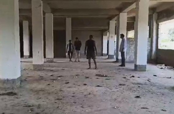 Market shed project remains half-done ; public alleged fund embezzlement Market shed project remains half-done ; public alleged fund embezzlement