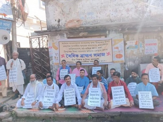 Vaidik Brahman Samaj protested against attacks on Minorities in Bangladesh Vaidik Brahman Samaj protested against attacks on Minorities in Bangladesh