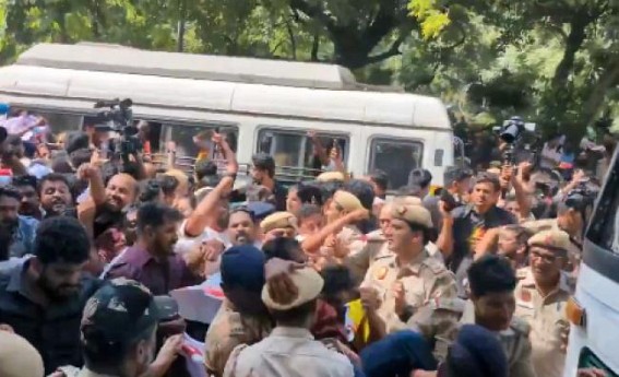 Over 500 Detained at Jantar Mantar Protest, Internet Services Suspended in Delhi Over 500 Detained at Jantar Mantar Protest, Internet Services Suspended in Delhi